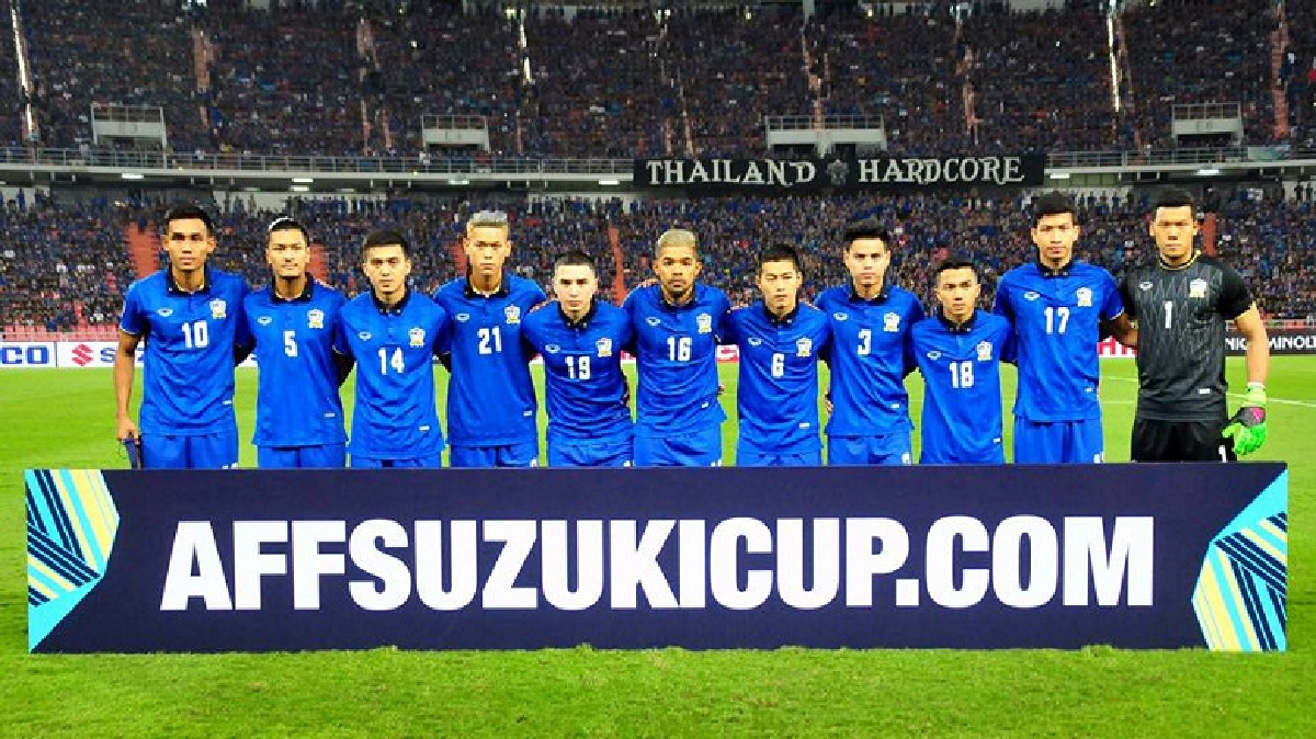 โผ 11 คนแรกปรับเล่น 4-3-3 "ตั้ม" ไม่ลง