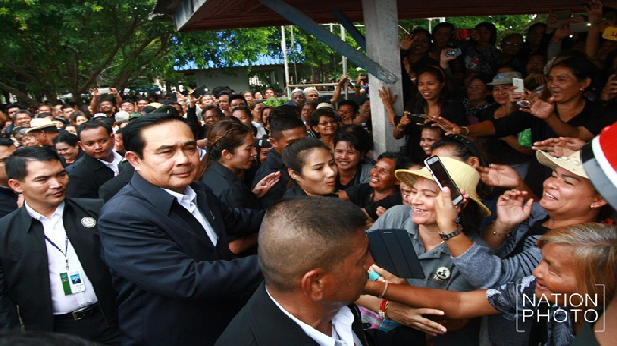 “นายกฯ”พร้อมคณะบินลงสงขลา เยี่ยมปชช.พื้นที่น้ำท่วม “นายกฯ”พร้อมคณะบินลงสงขลา เยี่ยมปชช.พื้นที่น้ำท่วม