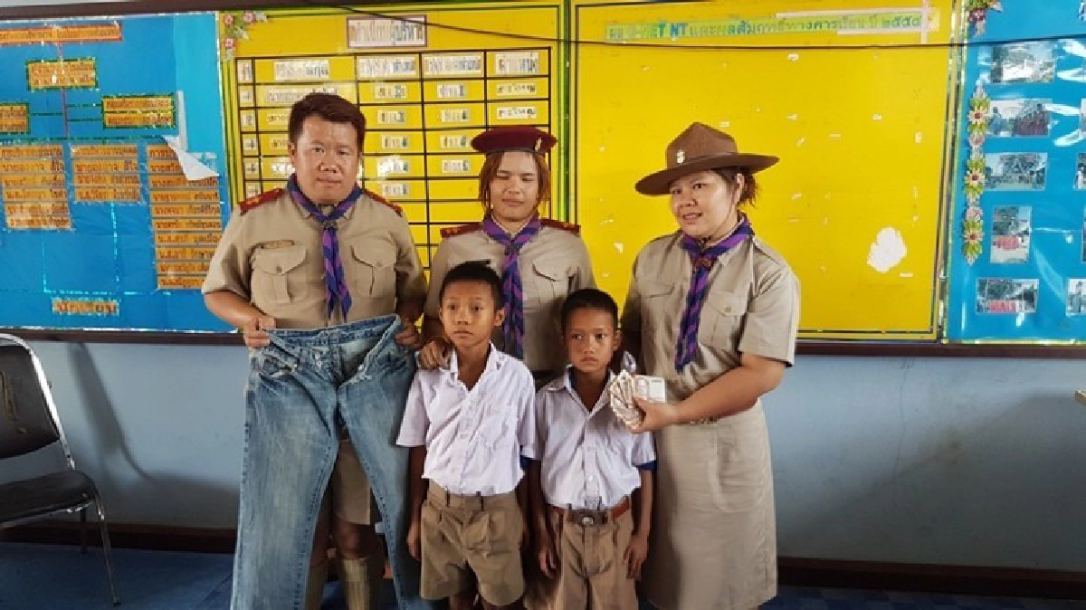เด็กเก็บเงินได้1แสนประกาศหาเจ้าของ เด็กเก็บเงินได้1แสนประกาศหาเจ้าของ