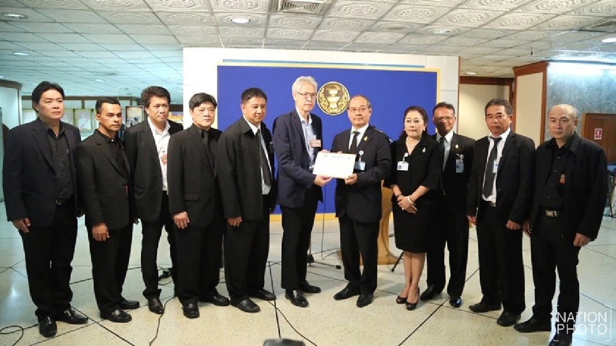 6 องค์วิชาชีพสื่อ ยื่นสปท.ทบทวน