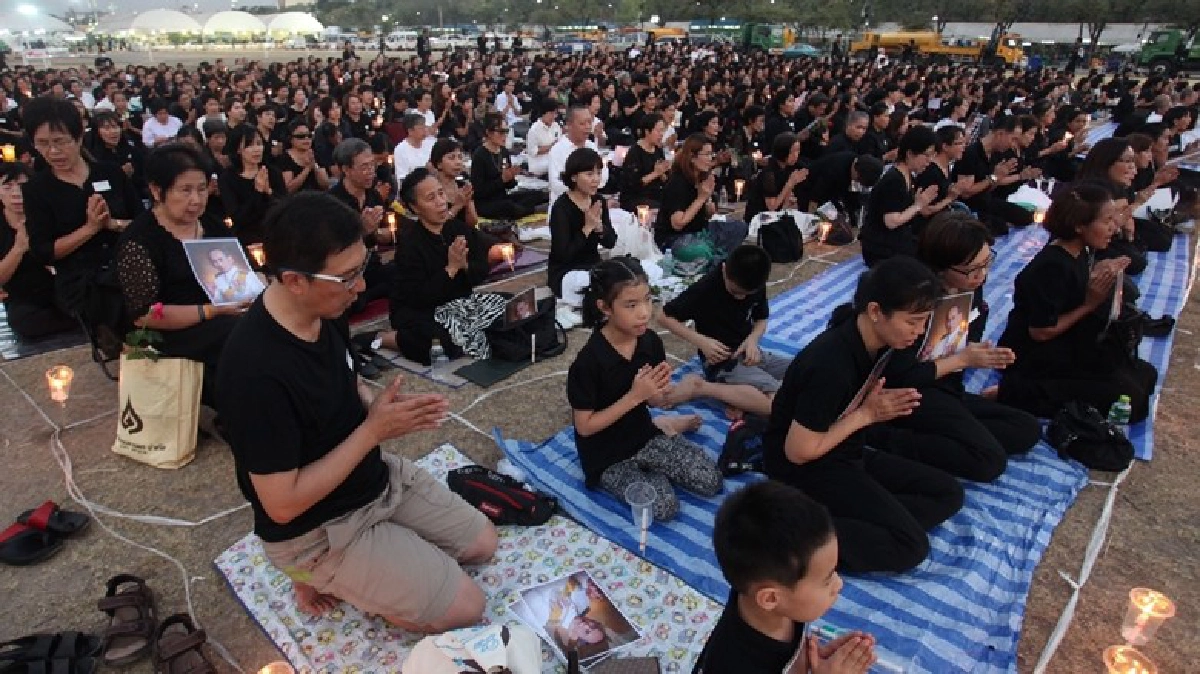 ประชาชนร่วมใจสวดอิติปิโส 89 จบ ถวายเป็นพระราชกุศล ประชาชนร่วมใจสวดอิติปิโส 89 จบ ถวายเป็นพระราชกุศล