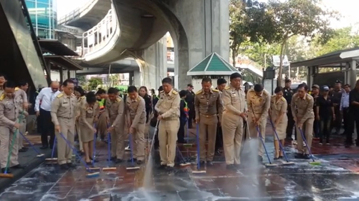 กทม. บิ๊กคลีนนิ่ง "อนุสาวรีย์ชัยสมรภูมิ" 