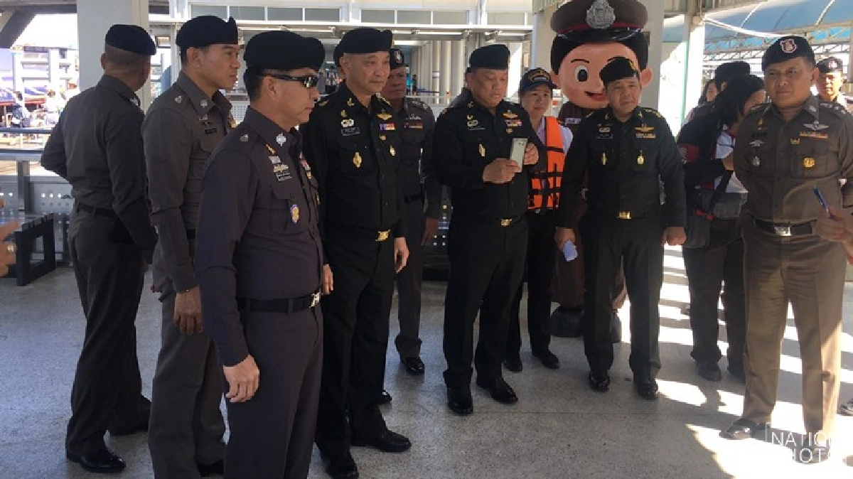 'เดชณรงค์'ตรวจท่าเรือรับเทศกาลปีใหม่ 'เดชณรงค์'ตรวจท่าเรือรับเทศกาลปีใหม่