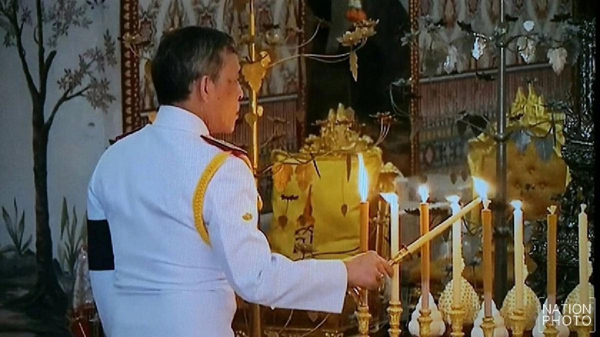 สมเด็จพระเจ้าอยู่หัว เสด็จฯ ทรงบำเพ็ญพระราชกุศลพระบรมศพ สมเด็จพระเจ้าอยู่หัว เสด็จฯ ทรงบำเพ็ญพระราชกุศลพระบรมศพ