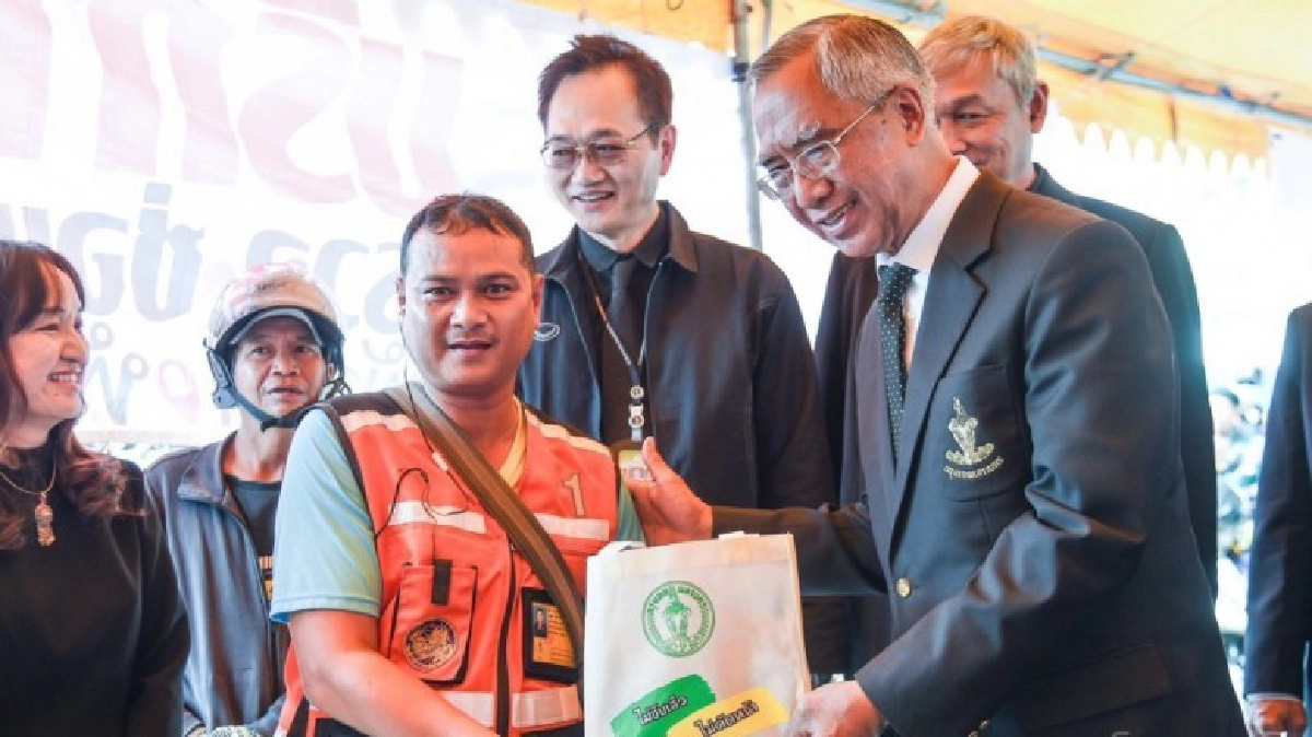 รณรงค์"เปิดไฟหน้ารถ"ลดอุบัติเหตุ 