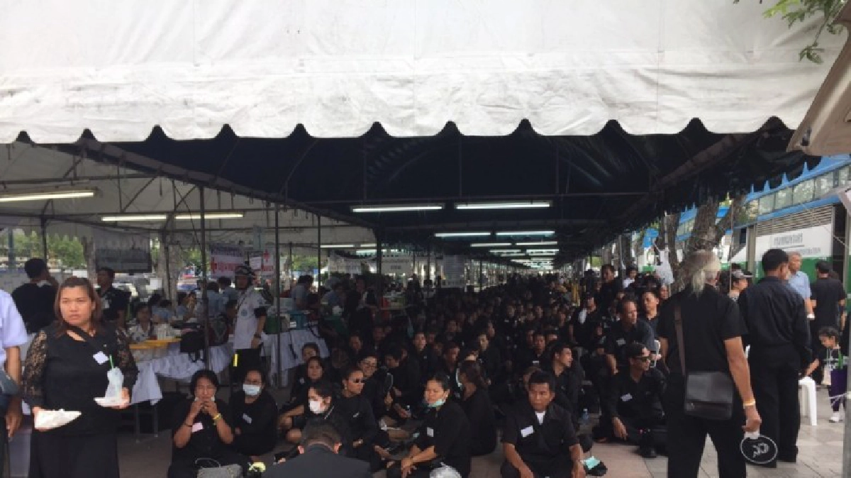 กอร.รส.ประชุมเข้มหวั่นปชช.ต่อคิว-สวดมนต์ข้ามปีลัดคิว