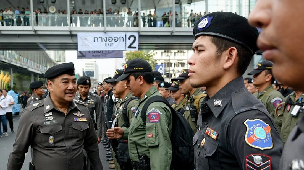 ตร.เข้มความปลอดภัยปชช.งาน"แสงเทียนแห่งสยาม"ที่เซ็นทรัลเวิลด์