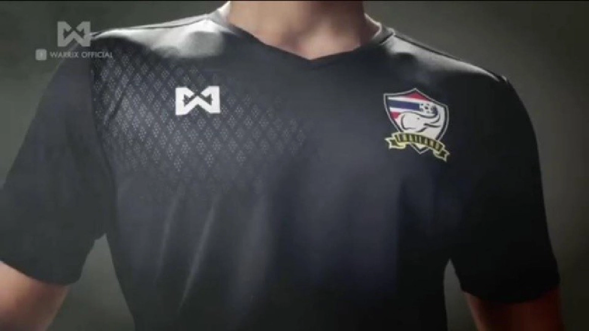 เผยเสื้อเชียร์ "ช้างศึก" แบรนด์ "วาริกซ์" (มีคลิป) เผยเสื้อเชียร์ "ช้างศึก" แบรนด์ "วาริกซ์" (มีคลิป)