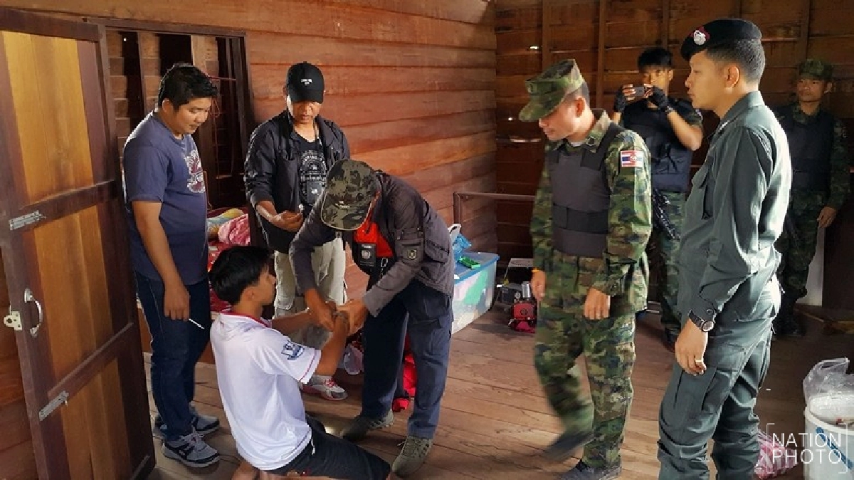 แม่แจ้งทหารจับลูกขู่ฆ่าไม่ให้เงินซื้อยาบ้า แม่แจ้งทหารจับลูกขู่ฆ่าไม่ให้เงินซื้อยาบ้า