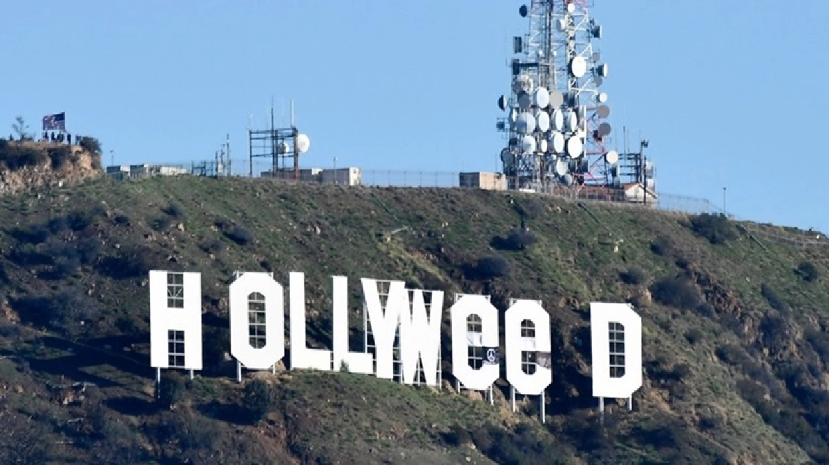 มือดีเปลี่ยนป้าย Hollywood เป็น Hollyweed