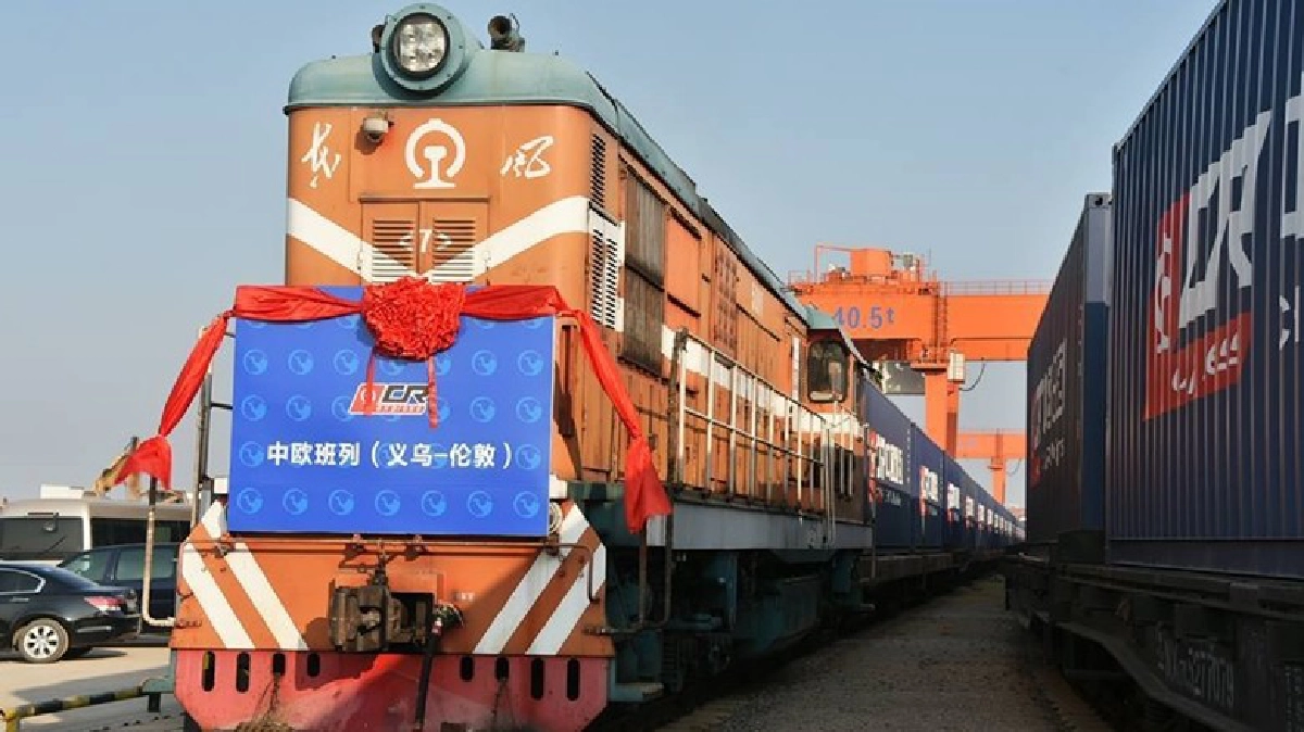 ขบวนแรก!!รถไฟขนส่งสินค้าจีน-ลอนดอน ขบวนแรก!!รถไฟขนส่งสินค้าจีน-ลอนดอน