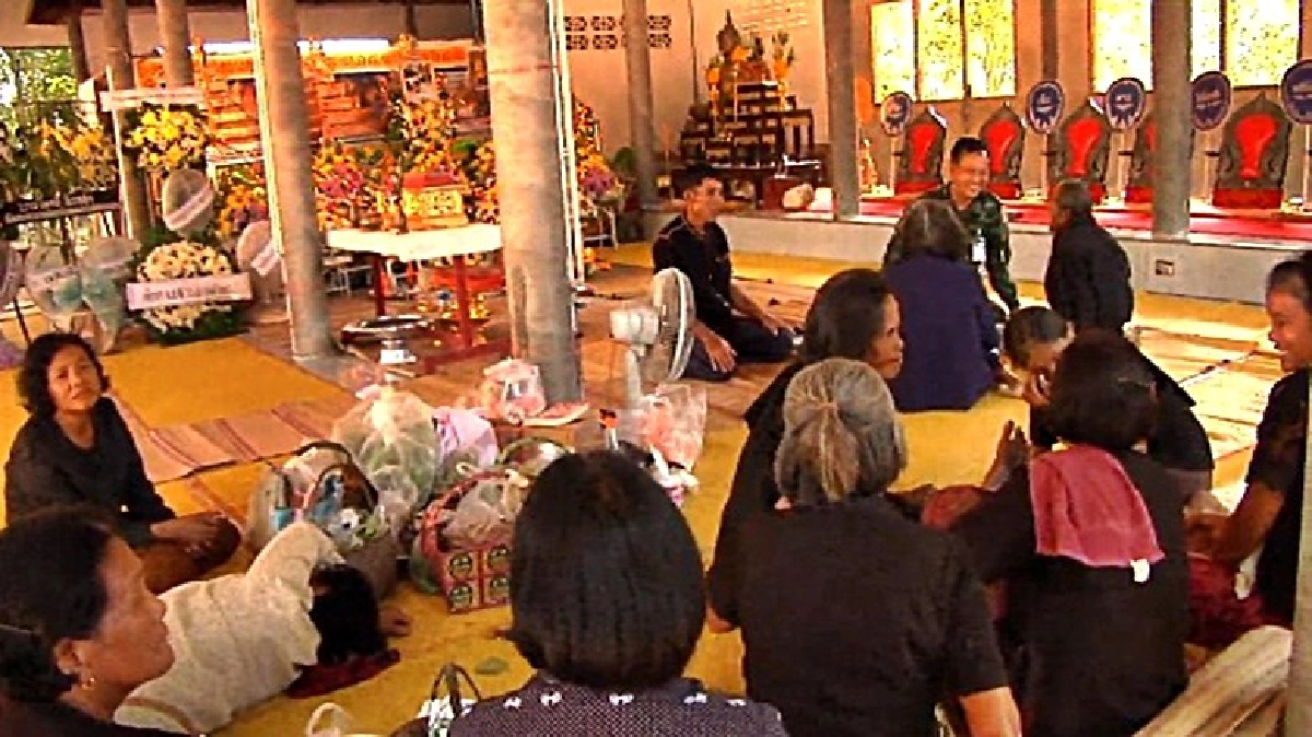 สุดเศร้า!เตรียมกองฟอนเผา4ศพเหยื่อรถตู้ สุดเศร้า!เตรียมกองฟอนเผา4ศพเหยื่อรถตู้