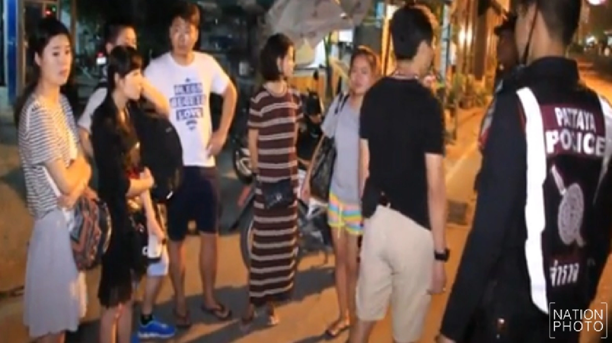 กระชากสร้อยหนุ่มจีน ชิงทอง 6 บาท กระชากสร้อยหนุ่มจีน ชิงทอง 6 บาท