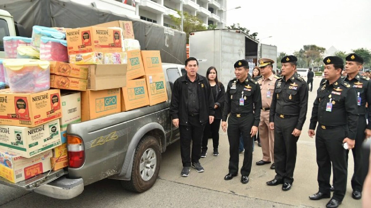 ทัพไทย จัดข้าวสาร-ยา ลงช่วยใต้ ทัพไทย จัดข้าวสาร-ยา ลงช่วยใต้