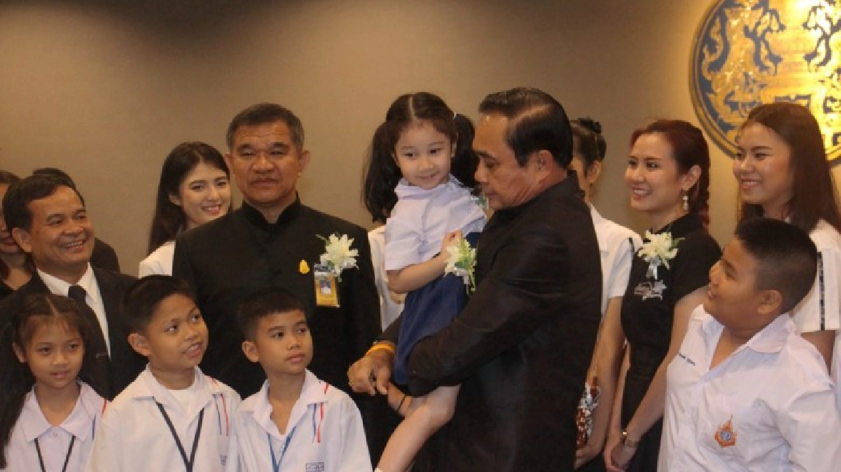 ม.44 ยุบรวมอ.ก.พ.ศธ.จาก5เหลือคณะเดียว ม.44 ยุบรวมอ.ก.พ.ศธ.จาก5เหลือคณะเดียว