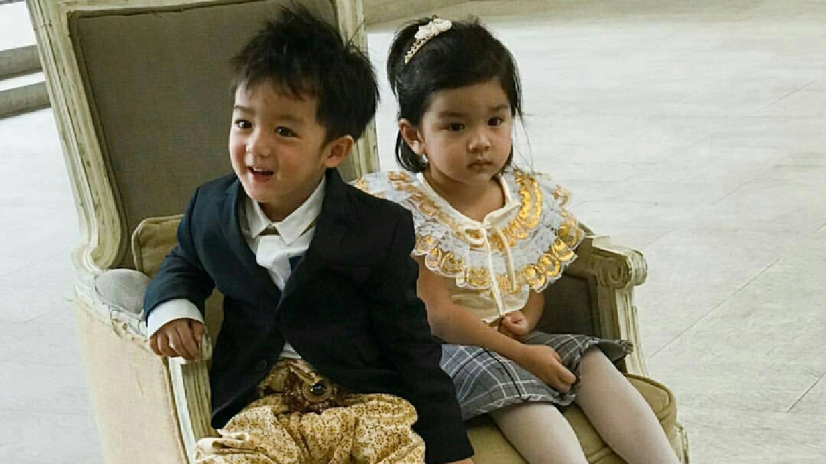 ครั้งแรกจิ้นมะ!! ‘มะลิ-ณดล’ ถ่ายแฟชั่น น่ารักอ่ะ (คลิป) ครั้งแรกจิ้นมะ!! ‘มะลิ-ณดล’ ถ่ายแฟชั่น น่ารักอ่ะ (คลิป)