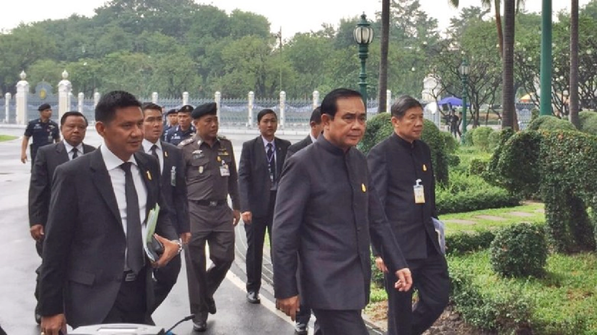 นายกฯ ยัน ต้องช่วยเหลือน้ำท่วมบางสะพานเต็มที่ นายกฯ ยัน ต้องช่วยเหลือน้ำท่วมบางสะพานเต็มที่