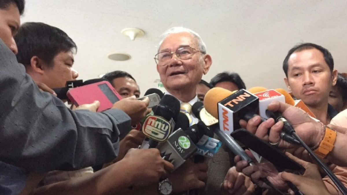 มีชัย พร้อมแก้ร่างรธน.ฉบับประชามติตามข้อสังเกตพระมหากษัตริย์