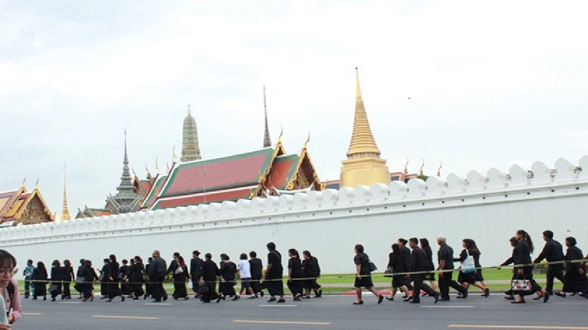น้อมนำคำสอน ด้วยสำนึกในพระมหากรุณาธิคุณ น้อมนำคำสอน ด้วยสำนึกในพระมหากรุณาธิคุณ