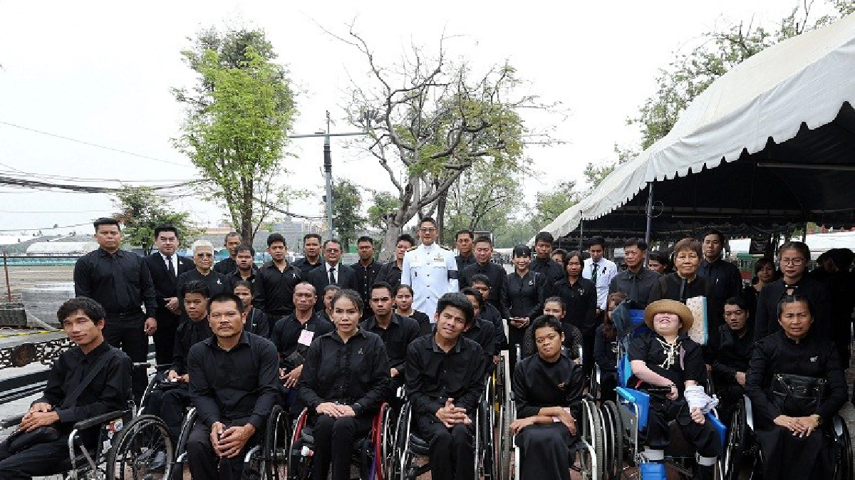 ทัพกีฬาคนพิการร่วมถวายความอาลัย