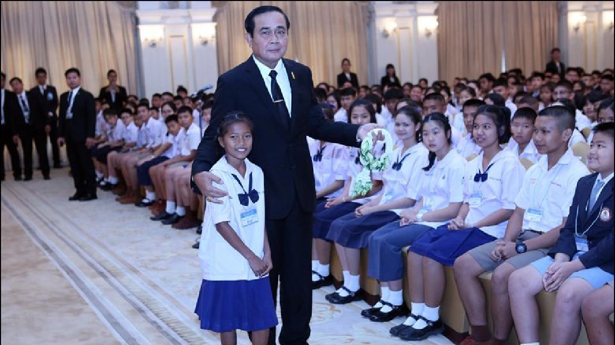 ก.ศึกษานำทัพเด็กและเยาวชนดีเด่นพบ“ลุงตู่” ก.ศึกษานำทัพเด็กและเยาวชนดีเด่นพบ“ลุงตู่”