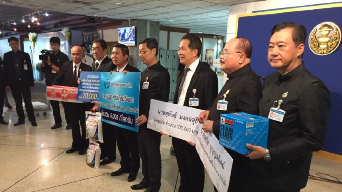สนช. เตรียมมอบเงิน5แสนบ. ช่วยผู้ประสบภัยน้ำท่วม สนช. เตรียมมอบเงิน5แสนบ. ช่วยผู้ประสบภัยน้ำท่วม