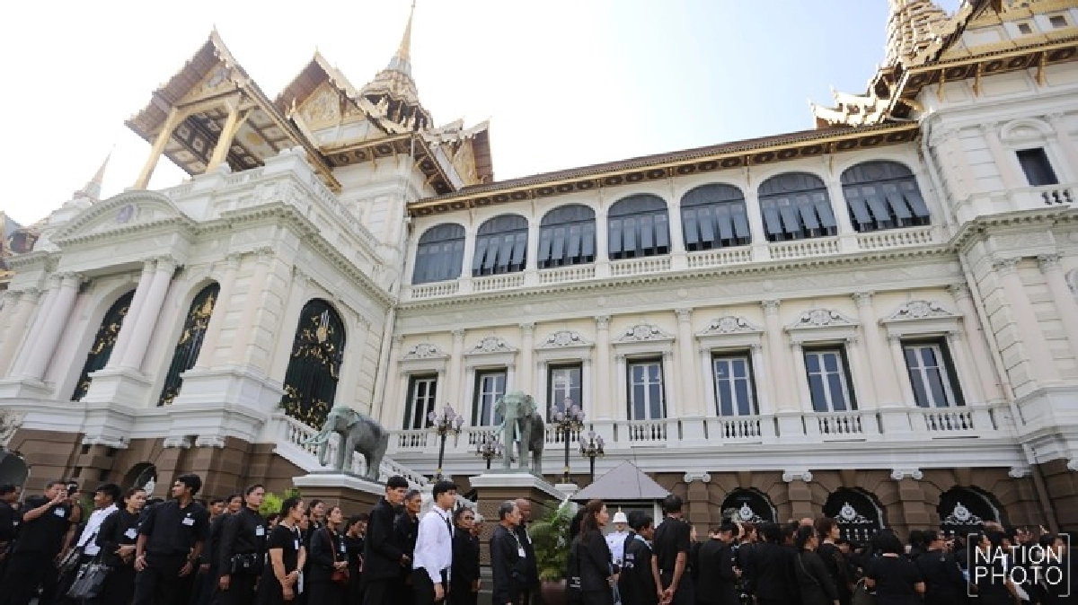73 วันเข้ากราบพระบรมศพ 4.3 ล้าน 73 วันเข้ากราบพระบรมศพ 4.3 ล้าน