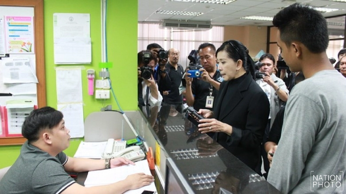 'ปวีณา'รับศพทารก5เดือนแม่โยนพื้นดับ 'ปวีณา'รับศพทารก5เดือนแม่โยนพื้นดับ