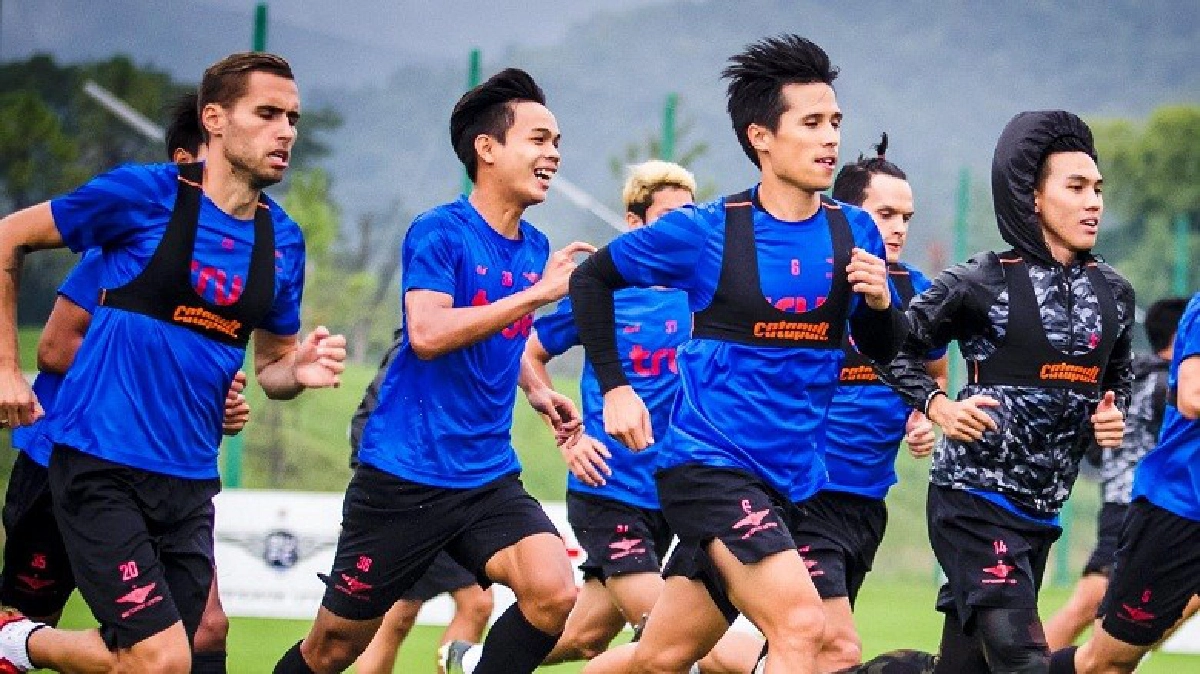 “แข้งเทพ” ฟิตเปรี๊ยะพร้อมดวล “โยโกฮาม่า” “แข้งเทพ” ฟิตเปรี๊ยะพร้อมดวล “โยโกฮาม่า”