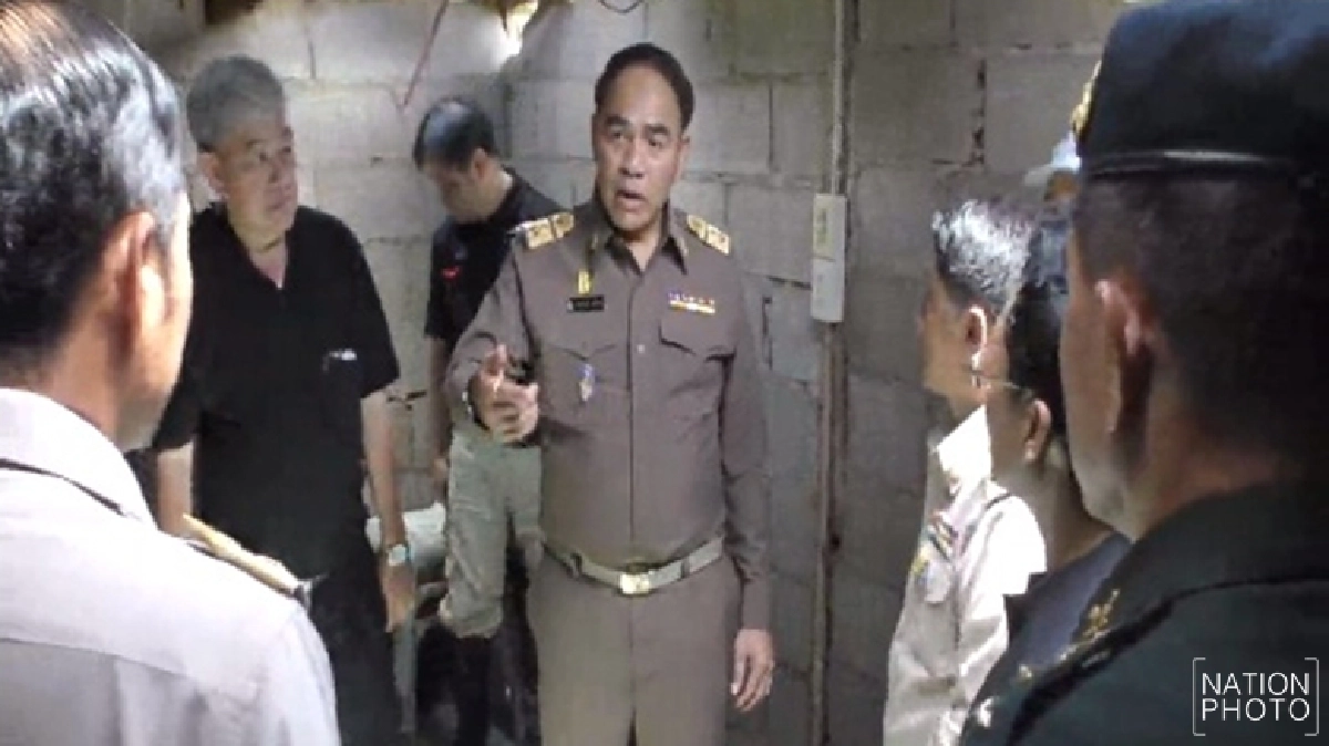 องคมนตรีตรวจเยี่ยมผู้ประสบภัย จ.ตรัง องคมนตรีตรวจเยี่ยมผู้ประสบภัย จ.ตรัง