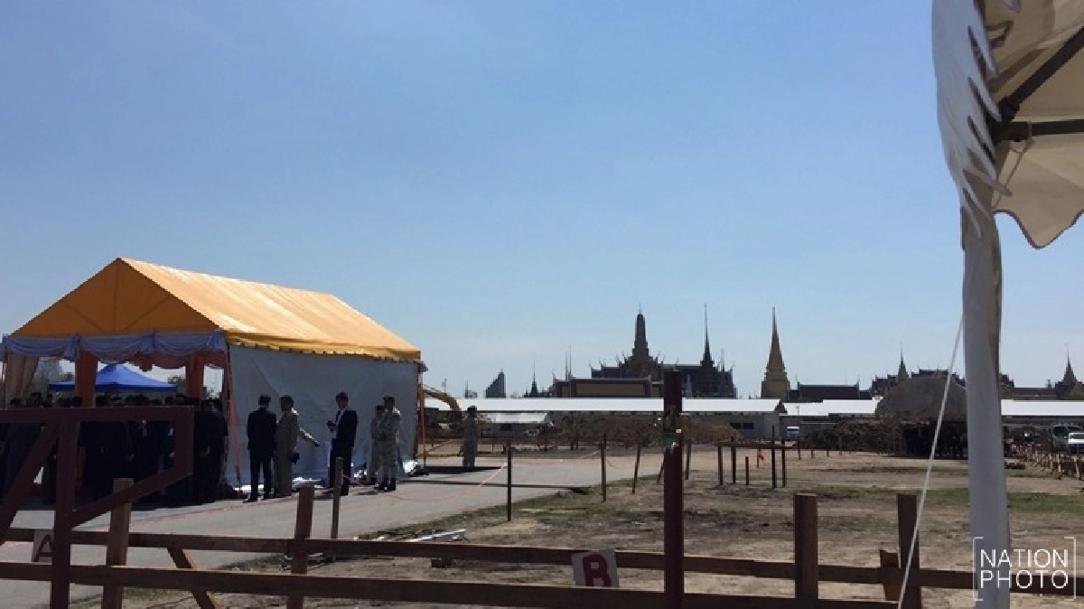 "สมเด็จพระเทพ" ทรงติดตามความคืบหน้าการก่อสร้างพระเมรุมาศ