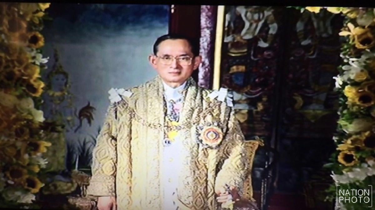 "สมเด็จพระเทพ" ทรงบำเพ็ญพระราชกุศลพระบรมศพในช่วงเช้า "สมเด็จพระเทพ" ทรงบำเพ็ญพระราชกุศลพระบรมศพในช่วงเช้า