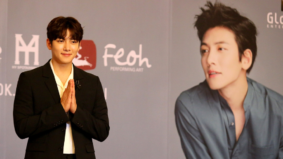 หล่อละลายใจติ่ง!! ‘จีชางอุค’ โอ้ปป้า ทำสาวๆ ไม่ไหวแล้ว(คลิป) หล่อละลายใจติ่ง!! ‘จีชางอุค’ โอ้ปป้า ทำสาวๆ ไม่ไหวแล้ว(คลิป)