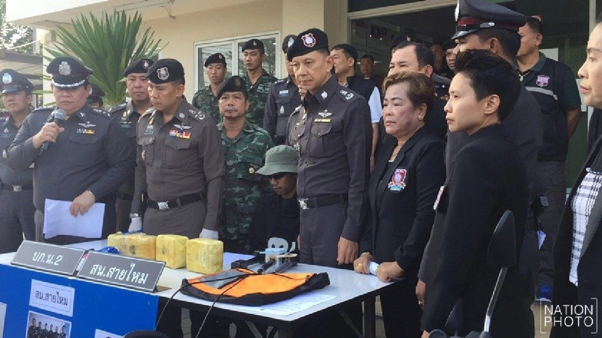 ‘รองผบ.ตร.’แถลงจับหนุ่มขนยาบ้า4หมื่นเม็ด ‘รองผบ.ตร.’แถลงจับหนุ่มขนยาบ้า4หมื่นเม็ด
