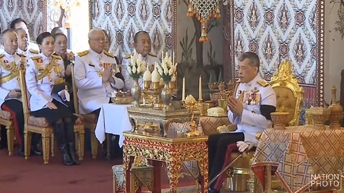สมเด็จพระเจ้าอยู่หัว ทรงบำเพ็ญพระราชกุศลสตมวารพระบรมศพ สมเด็จพระเจ้าอยู่หัว ทรงบำเพ็ญพระราชกุศลสตมวารพระบรมศพ