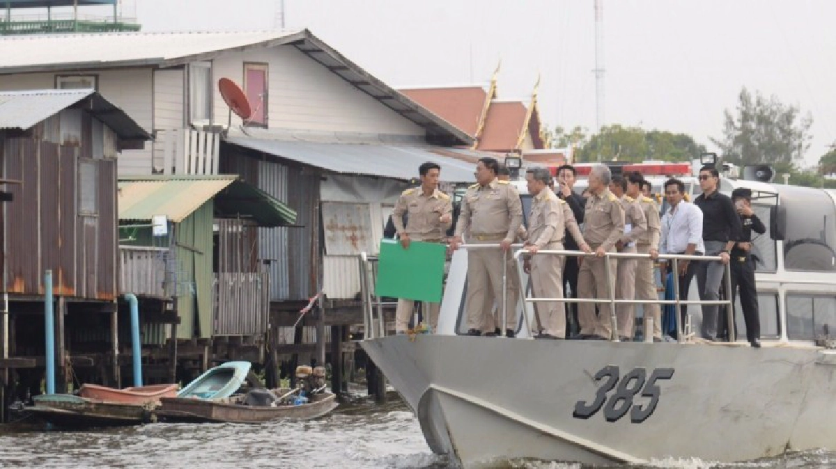 ผู้ว่าฯกทม.ล่องเรือตรวจแผนสร้าง"แลนด์มาร์ค" ผู้ว่าฯกทม.ล่องเรือตรวจแผนสร้าง"แลนด์มาร์ค"