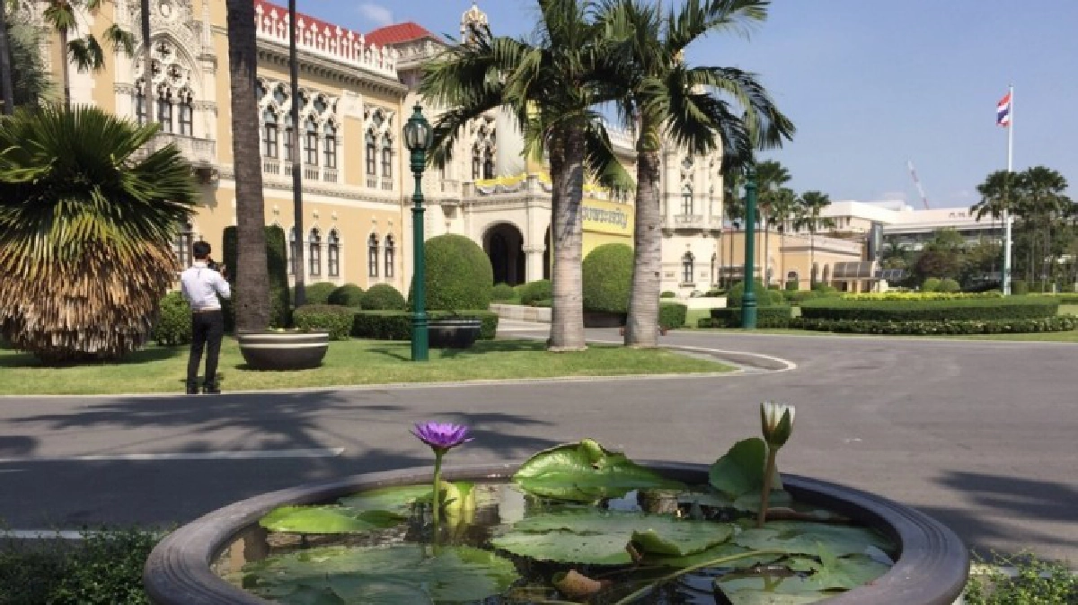 ปรับภูมิทัศน์ "ทำเนียบฯ"  ปลูกบัว  เสริมมงคล