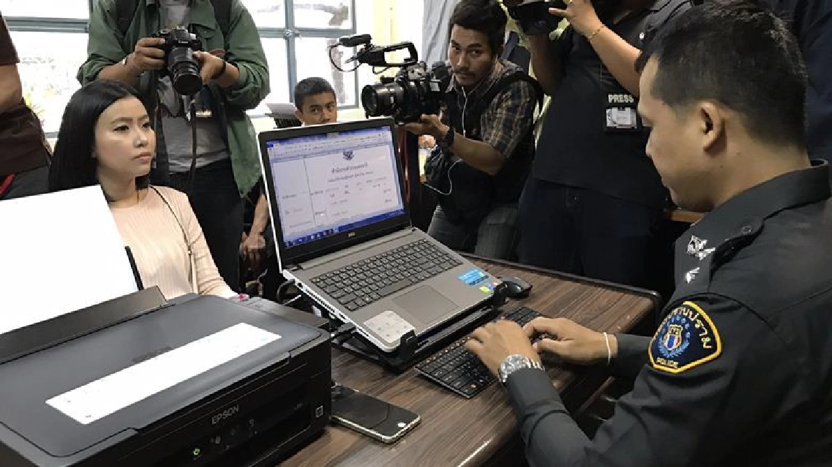 ร้องกองปราบถูกตำรวจยศ“พ.ต.อ.”พร้อมพวกกรรโชกทรัพย์ ร้องกองปราบถูกตำรวจยศ“พ.ต.อ.”พร้อมพวกกรรโชกทรัพย์
