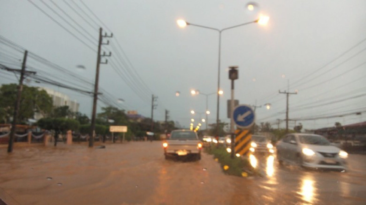 6จว.ภาคใต้ฝนตกหนัก อุตุฯเตือนระวังดินถล่ม 6จว.ภาคใต้ฝนตกหนัก อุตุฯเตือนระวังดินถล่ม