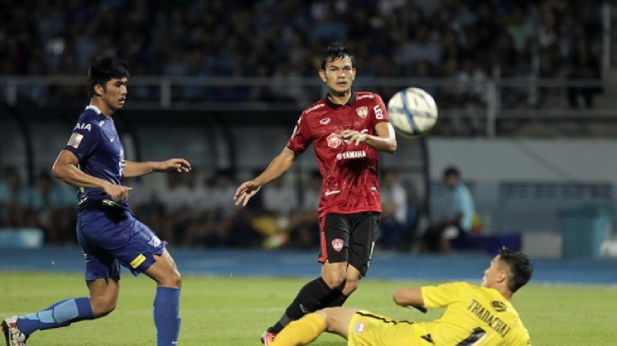 “ไทยลีก" วันศุกร์ ล็อกคิวเตะ2ทุ่ม เสาร์ขยับ17.45น.