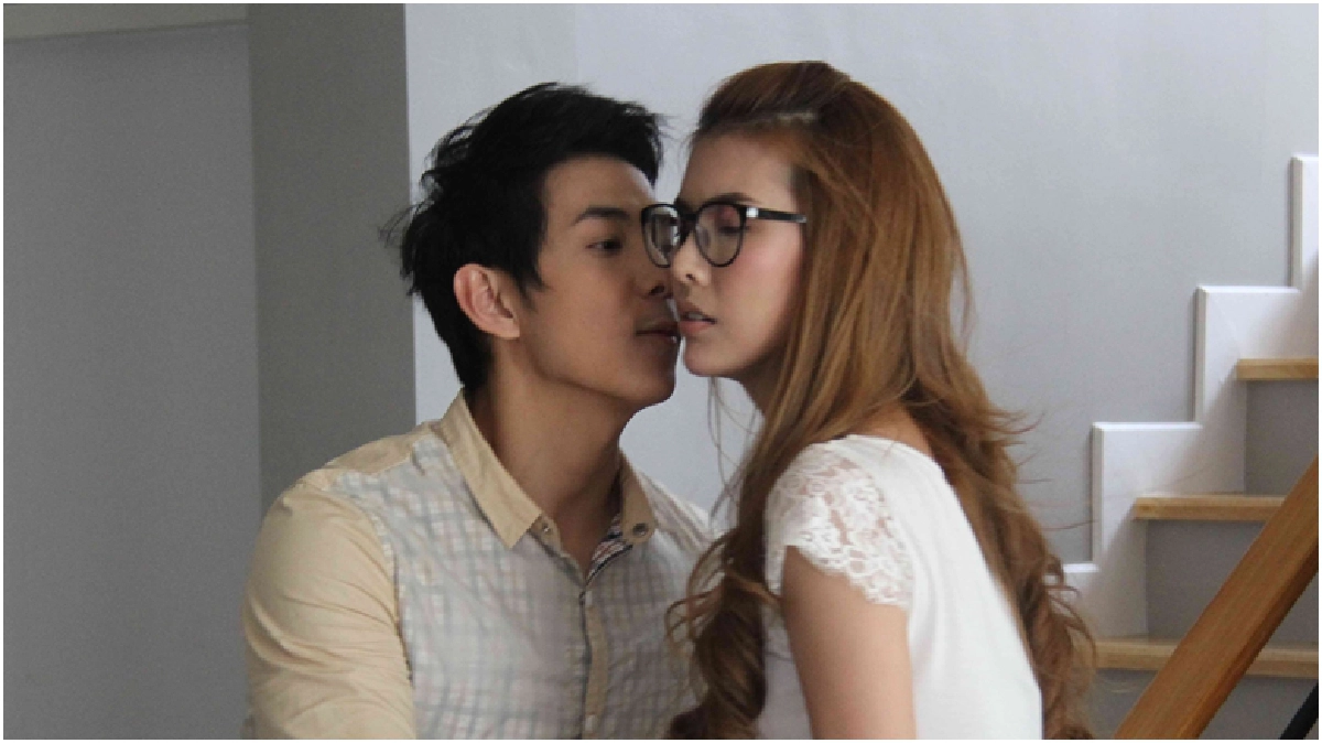 “บิ๊ก” ปลอมตัวจีบ “แก้ม” “บิ๊ก” ปลอมตัวจีบ “แก้ม”