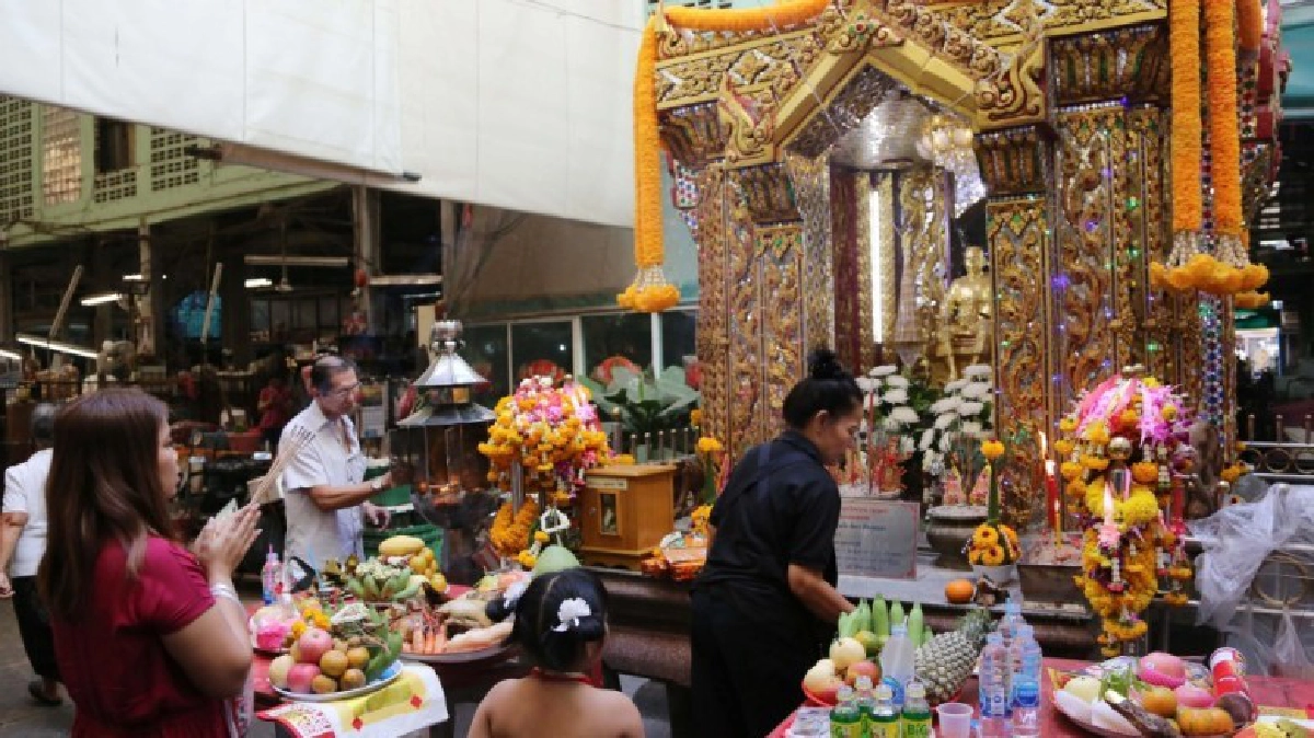 ตรุษจีนคึกคักไหว้เจ้าขอพระเป็นสิริมงคลแก่ชีวิต