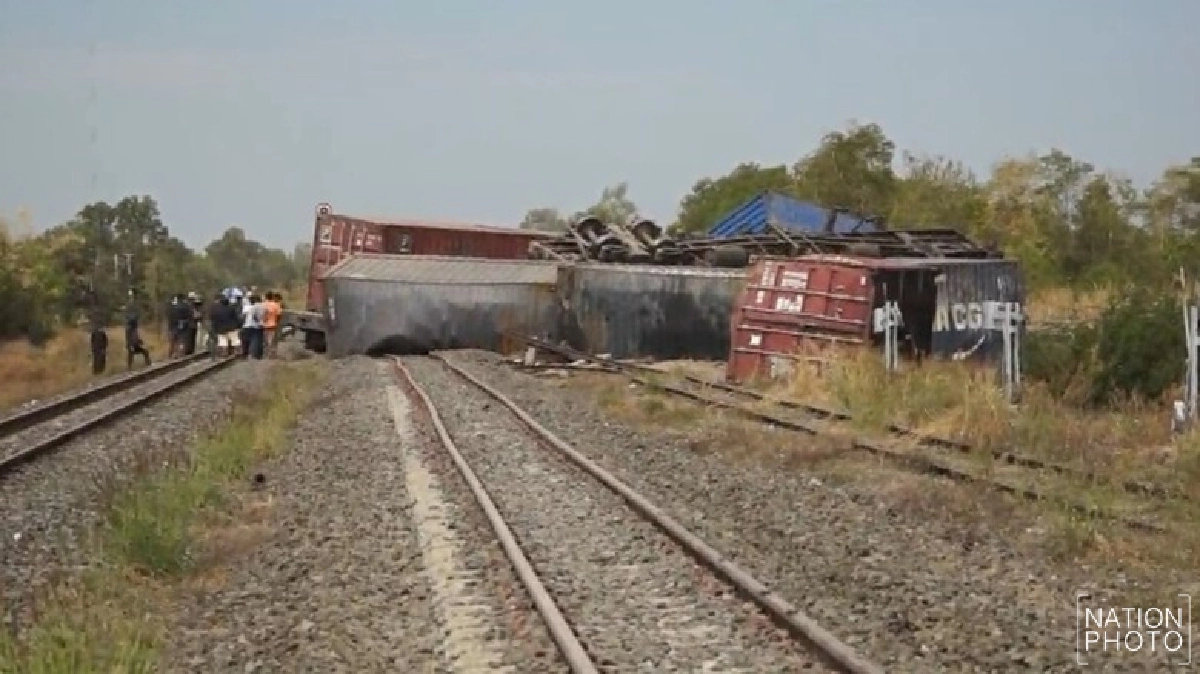 รถไฟตกรางเสียหายกว่า10ล้าน รถไฟตกรางเสียหายกว่า10ล้าน