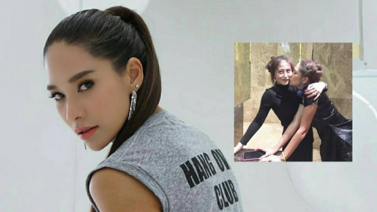 จูบปาก! ‘พลอย’ แชะภาพคู่ ‘แพง’ เป็นเพื่อนกันต่อ จูบปาก! ‘พลอย’ แชะภาพคู่ ‘แพง’ เป็นเพื่อนกันต่อ