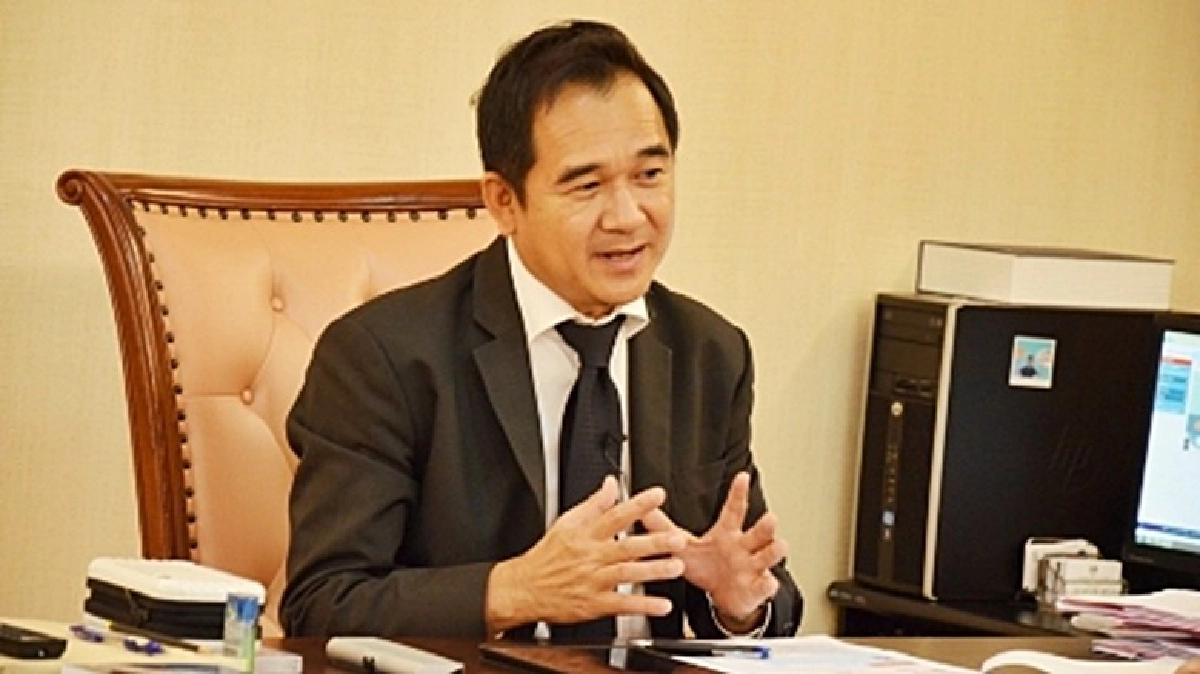 รัฐลุ้นเศรษฐกิจไทยโต4% รัฐลุ้นเศรษฐกิจไทยโต4%