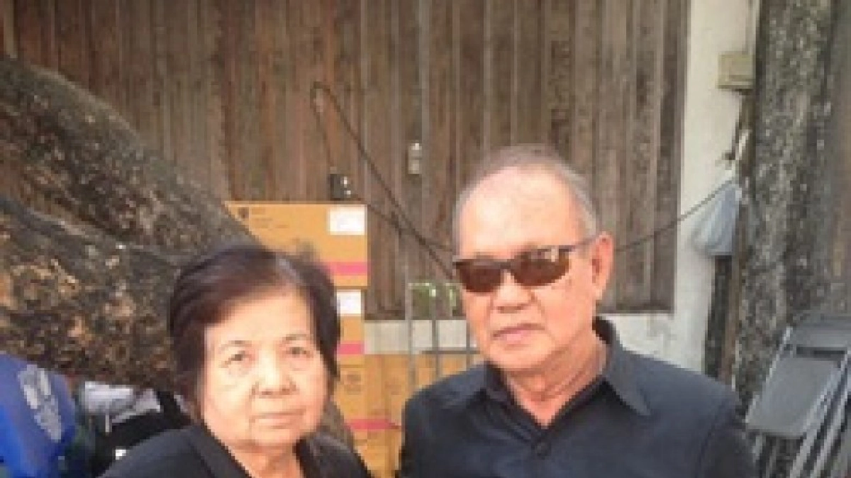ประชาชนทั่วสารทิศถวายสักการะพระบรมศพ