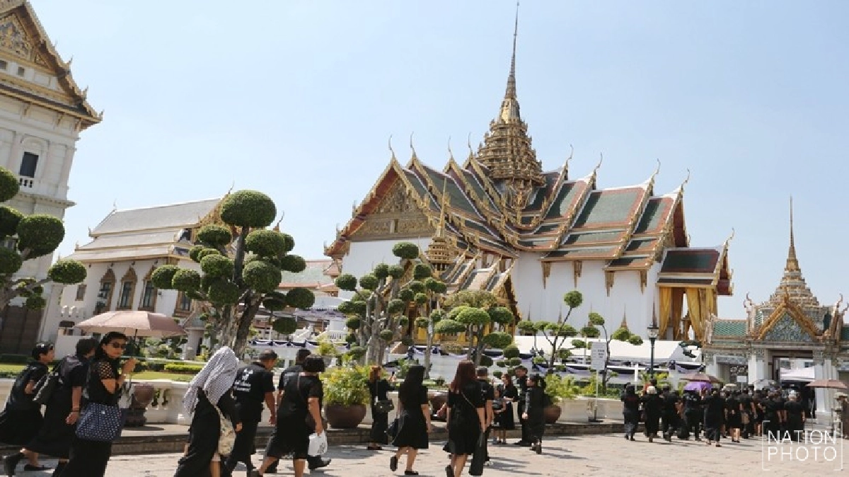 ถวายสักการะ กษัตริย์ผู้ทรงงานหนักเพื่อปวงประชา ถวายสักการะ กษัตริย์ผู้ทรงงานหนักเพื่อปวงประชา