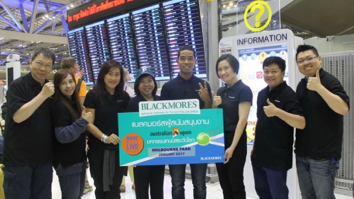 เด็กไทยได้ติวหวดเทนนิสกับโค้ชนอก 