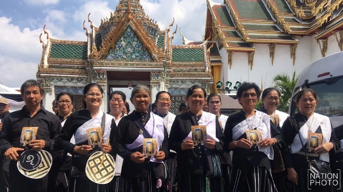 ชาวไทยทรงดำพร้อมใจถวายอาลัย
