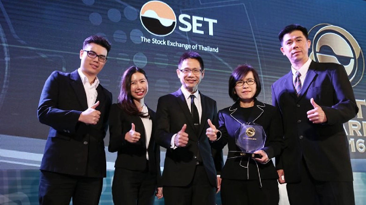 โฮมโปร รับรางวัลดีเด่น ในงาน SET Awards 2016